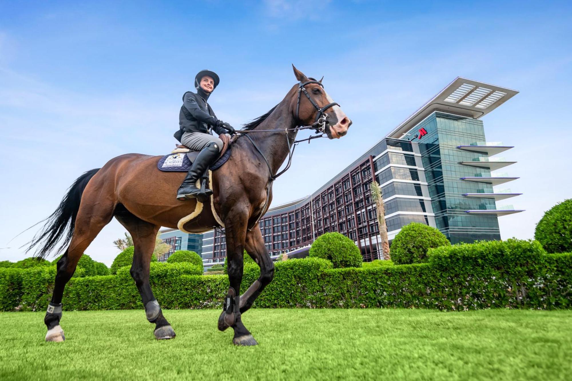 Marriott Hotel Al Forsan, אבו דאבי מראה חיצוני תמונה Meydan Grandstand