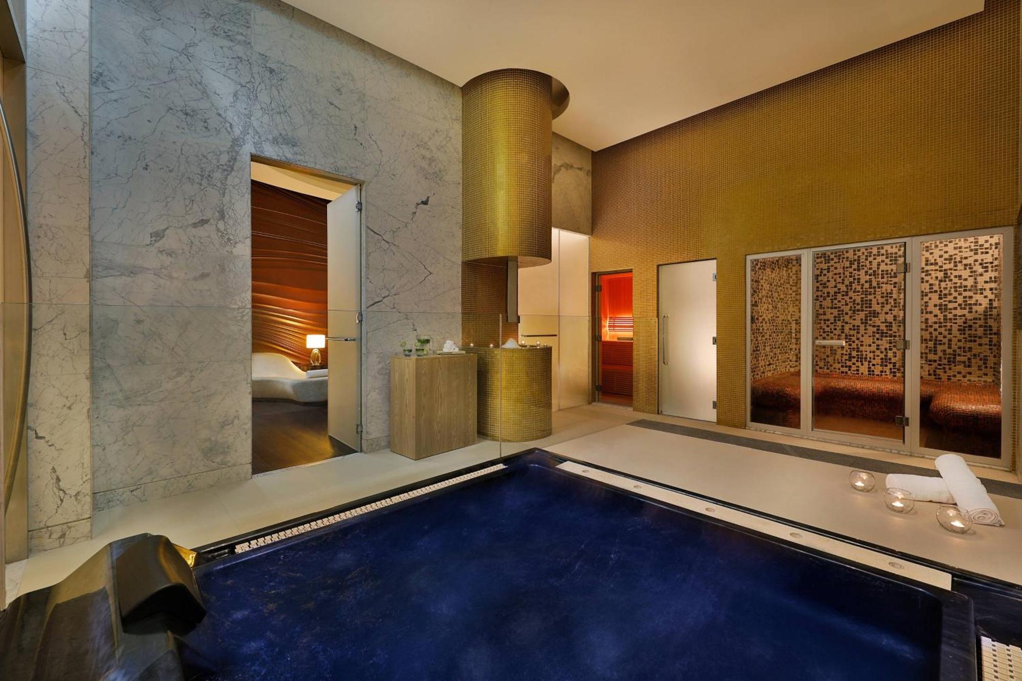 Marriott Hotel Al Forsan, אבו דאבי מראה חיצוני תמונה The spa at The Standard, East Village