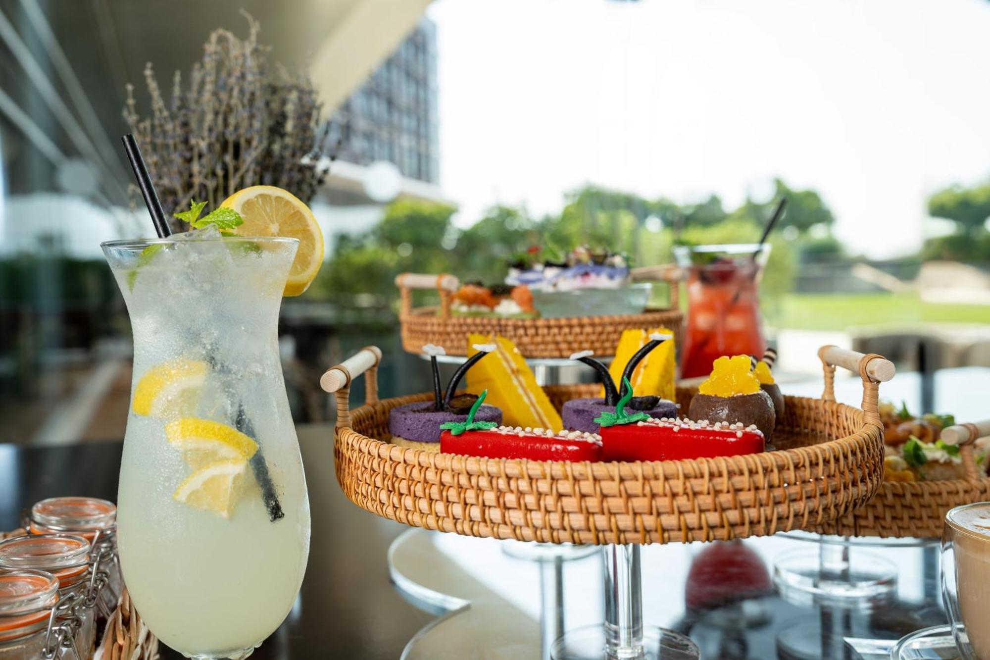 Marriott Hotel Al Forsan, אבו דאבי מראה חיצוני תמונה A lemonade drink