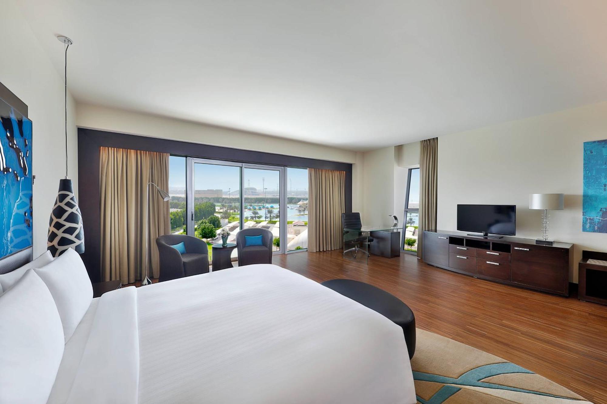 Marriott Hotel Al Forsan, אבו דאבי מראה חיצוני תמונה A guest room at the hotel
